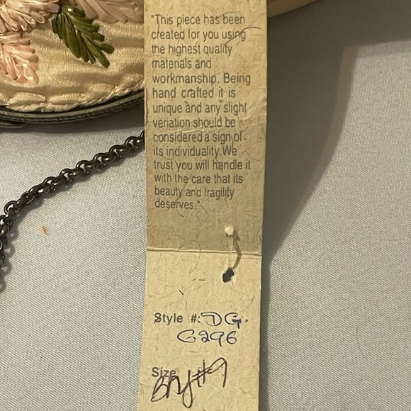 Moyna Cream Floral Embroidered Women's Bag - Picture 2 of 6